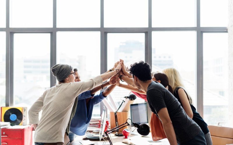 Quan hệ nội bộ cần xây dựng một môi trường làm việc tích cực cho nhân viên